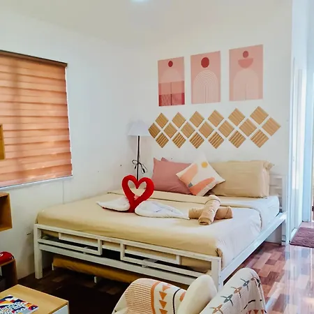 Olango Island Affordable Guest House - King Size Bed, Hot Shower, Netflix
