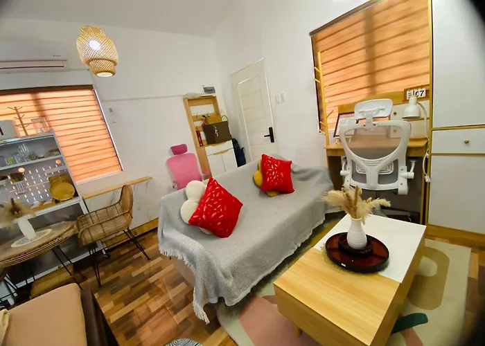 Gasthuis Olango Island-tiny Fully Furnished With Hot Shower, Washer, Wi-fi, Netflix & King Bed S&e-3 3*