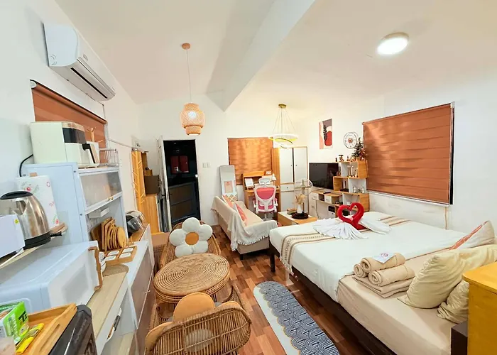 Gasthuis Olango Island-tiny Fully Furnished With Hot Shower, Washer, Wi-fi, Netflix & King Bed S&e-3 Lapu-Lapu City