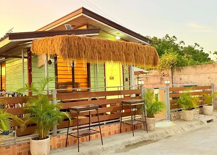 Olango Island-tiny Fully Furnished With Hot Shower, Washer, Wi-fi, Netflix & King Bed S&e-3 Gasthuis Lapu-Lapu City