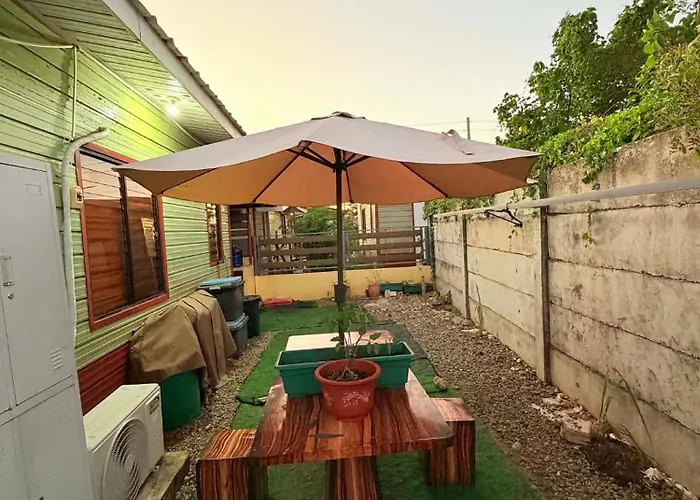 Gasthuis Olango Island-tiny Fully Furnished With Hot Shower, Washer, Wi-fi, Netflix & King Bed S&e-3 3*
