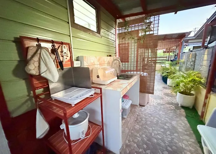 Olango Island-tiny Fully Furnished With Hot Shower, Washer, Wi-fi, Netflix & King Bed S&e-3 Gasthuis